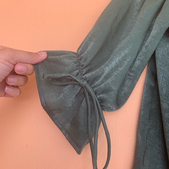 Sadie & Love medium top like new green - Picture 5 of 8